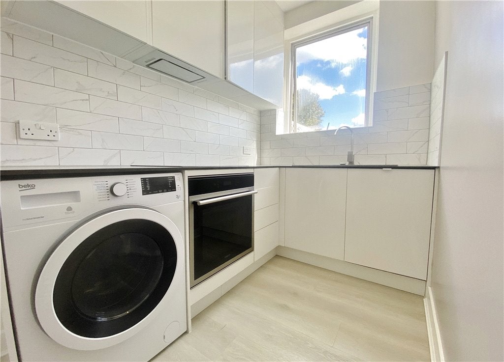 House Cheyne Avenue in Greater London