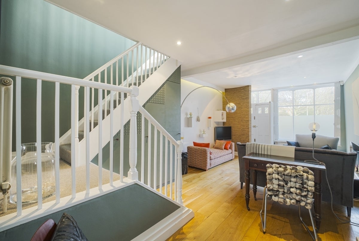 House Black Eagle Yard in Greater London