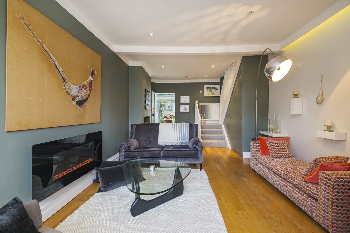 House Black Eagle Yard in Greater London