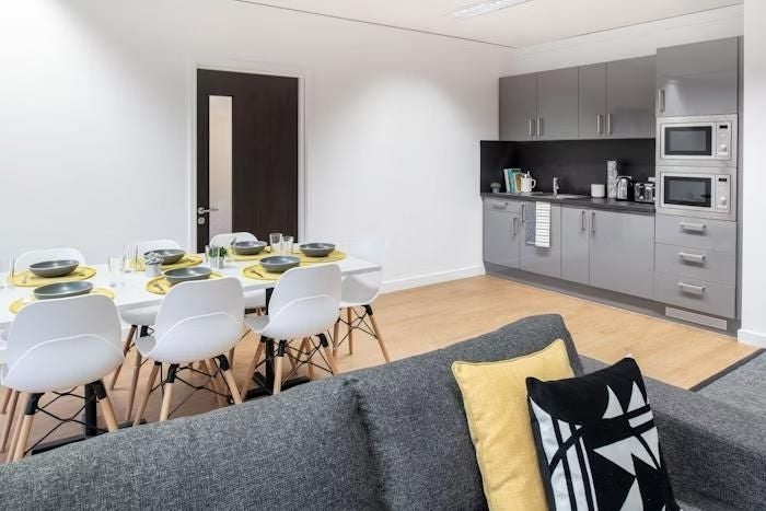 Flat Westwood Way in Coventry