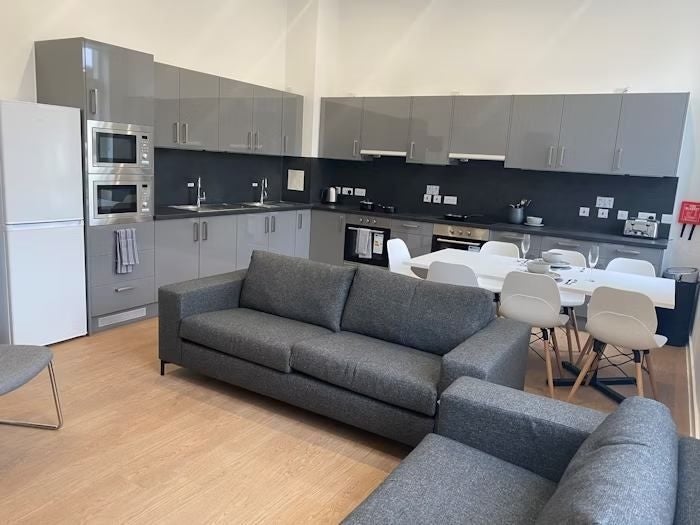 Flat Westwood Way in Coventry