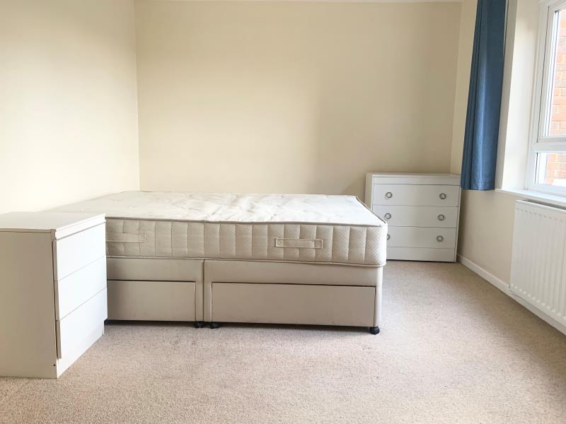 Flat Portland Terrace in Guildford