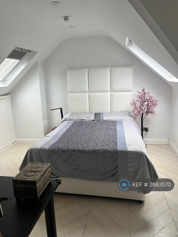 Room Albury Drive in Greater London