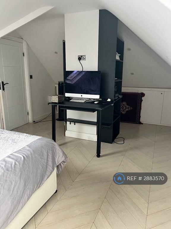 Room Albury Drive in Greater London