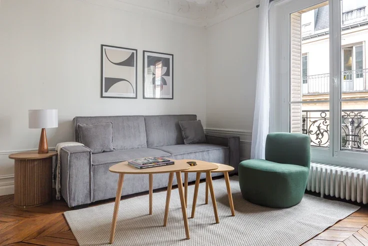 Flat Rue La Boétie in Paris
