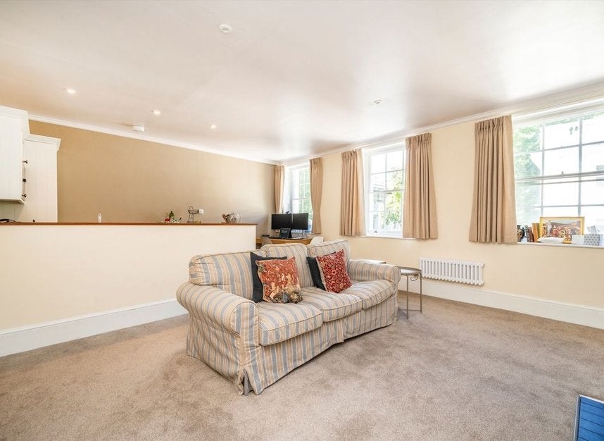 Flat Great Russell Street in Greater London