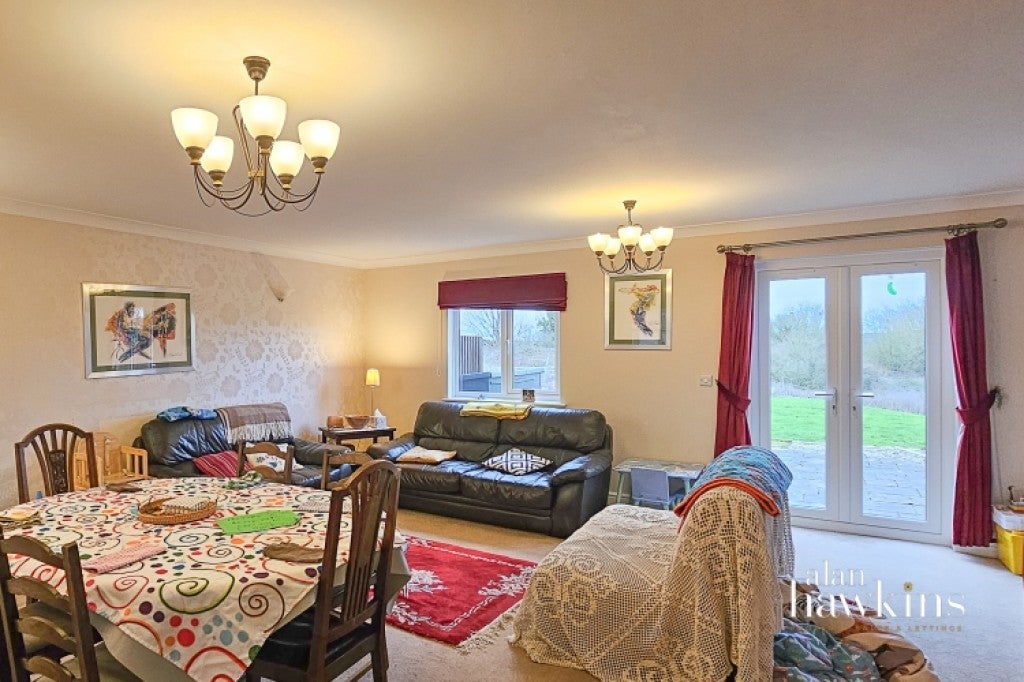 House The Drive in Royal Wootton Bassett