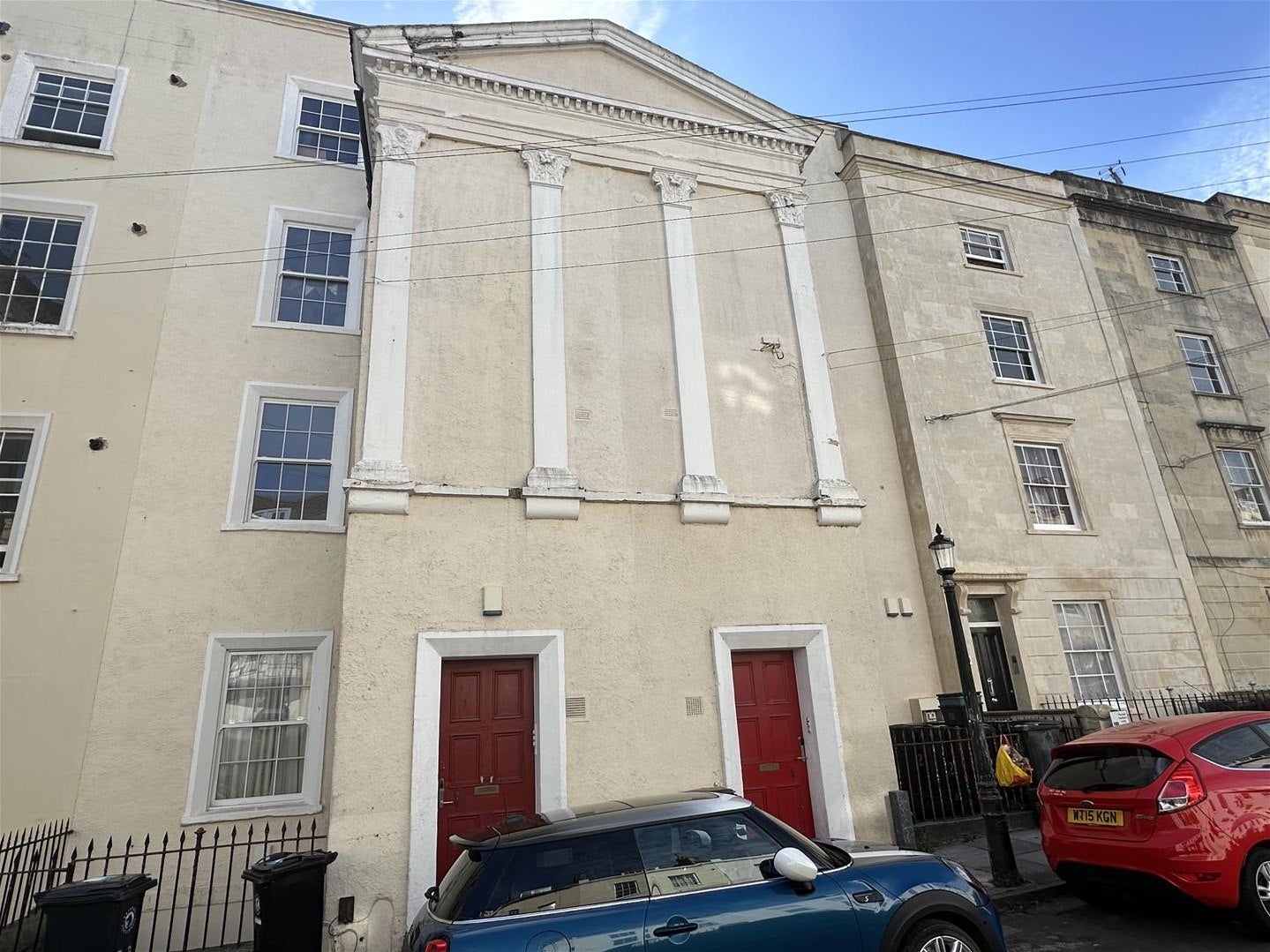 Flat Meridian Place in Bristol