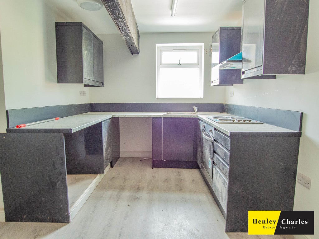 Flat Vicarage Place in Walsall