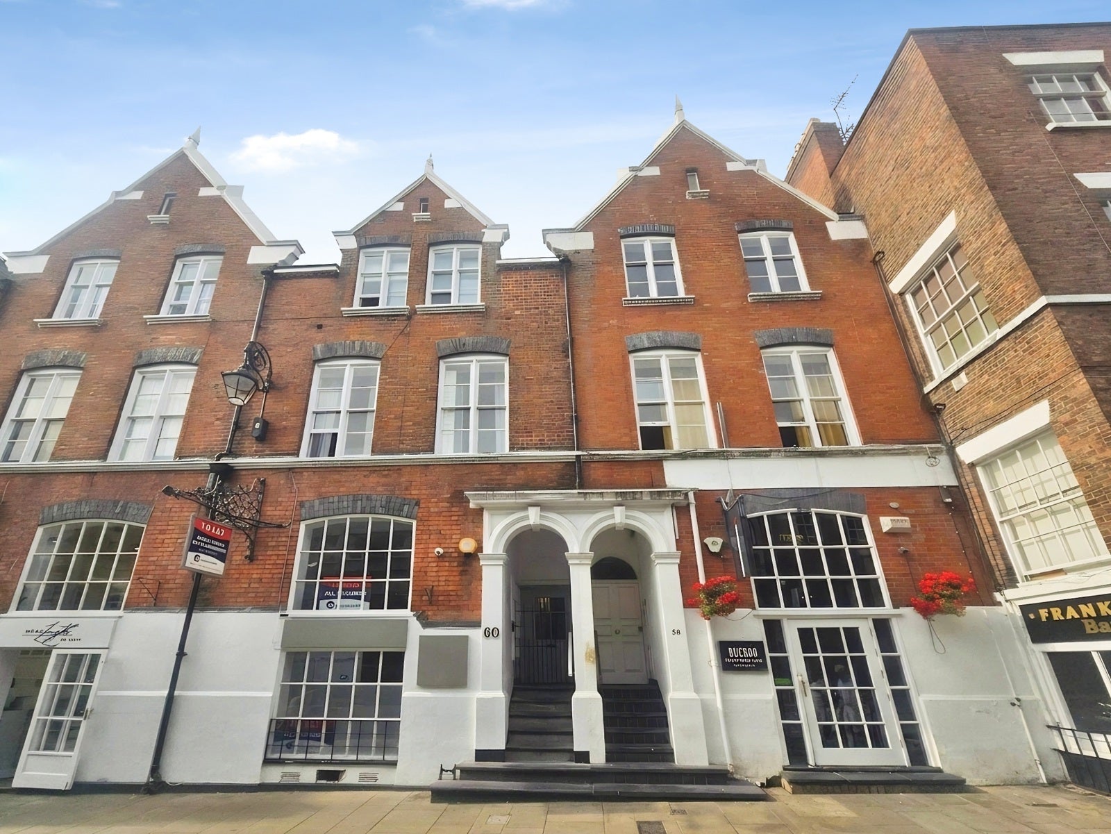 Flat Watergate Street in Chester