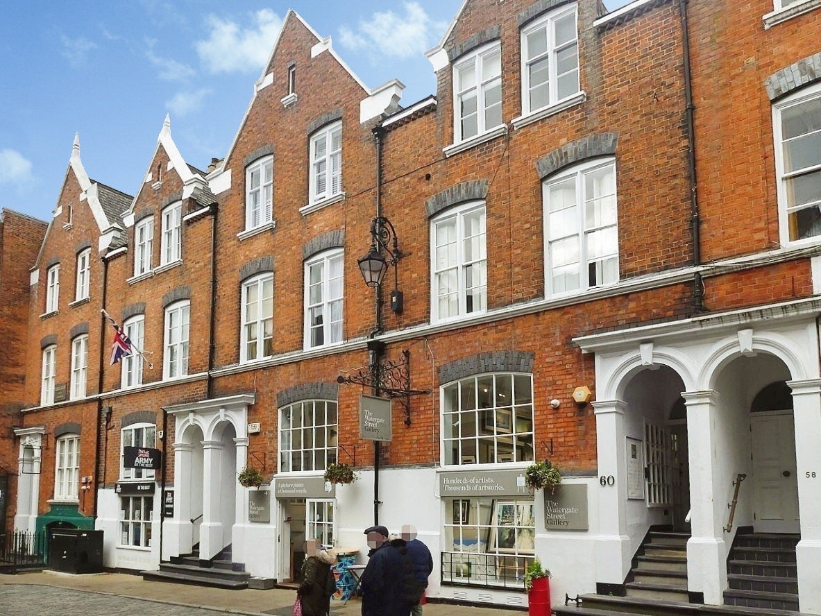 Flat Watergate Street in Chester