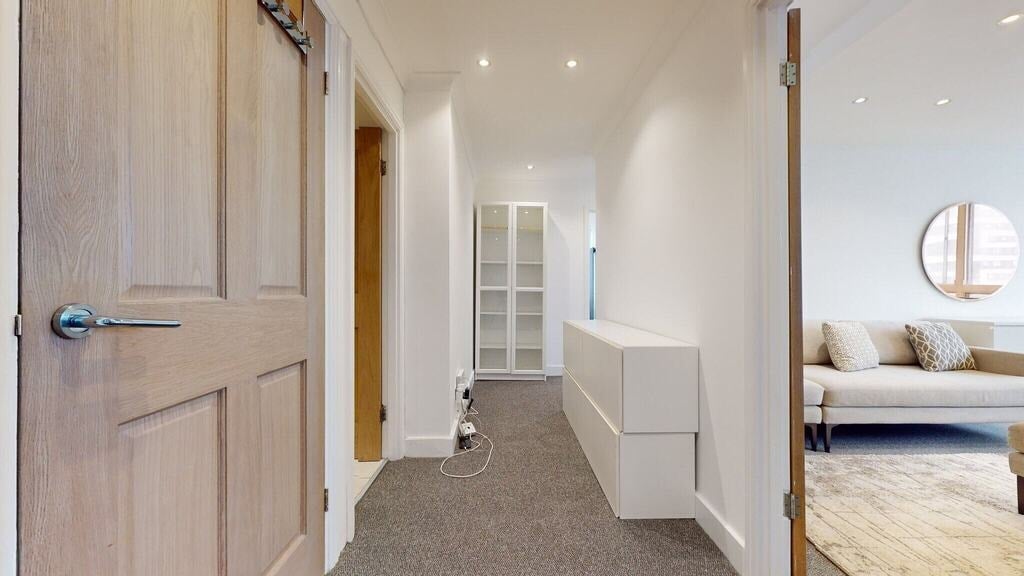 Flat Cambridge Square in City of Westminster