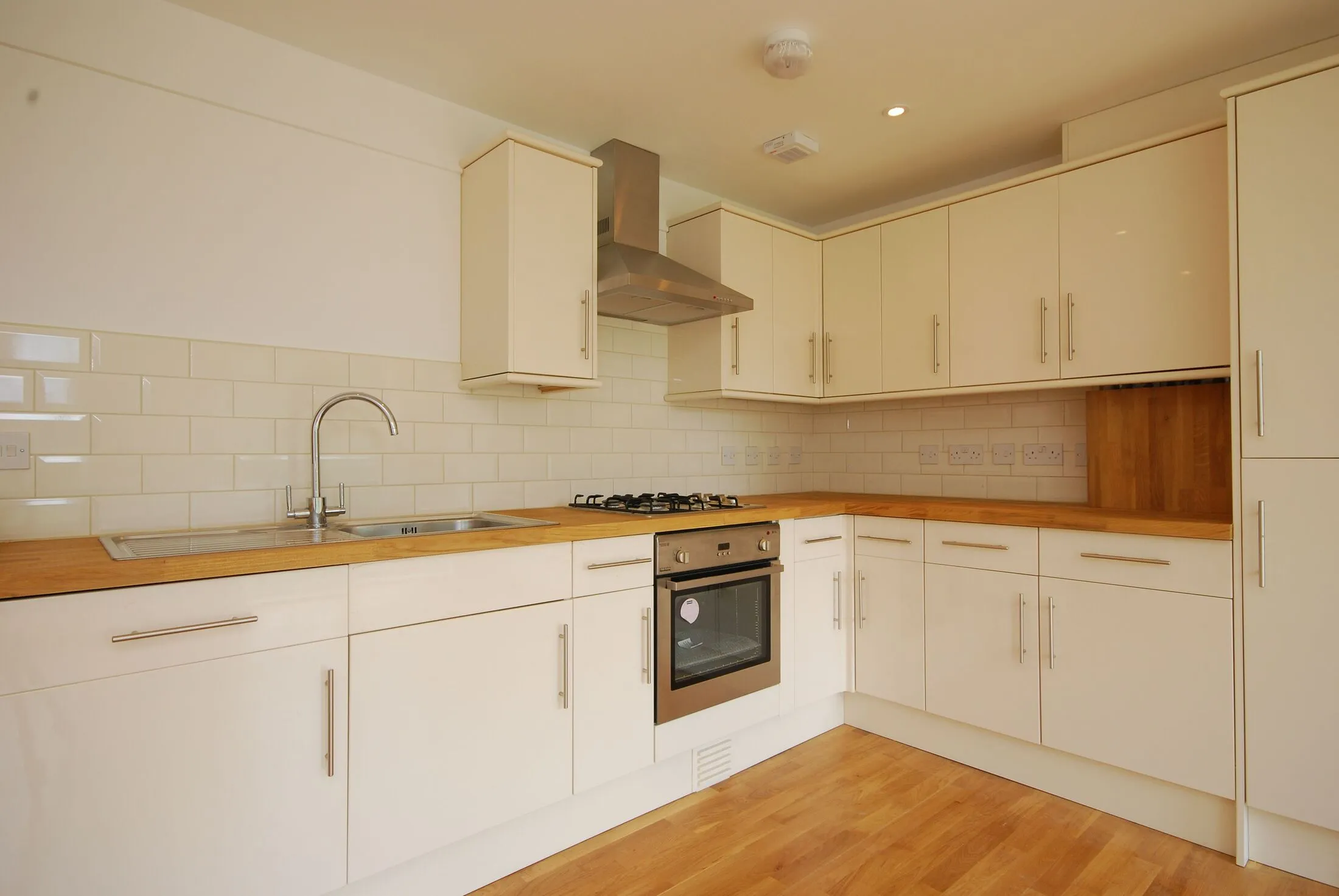 Flat Vauxhall Walk in Greater London
