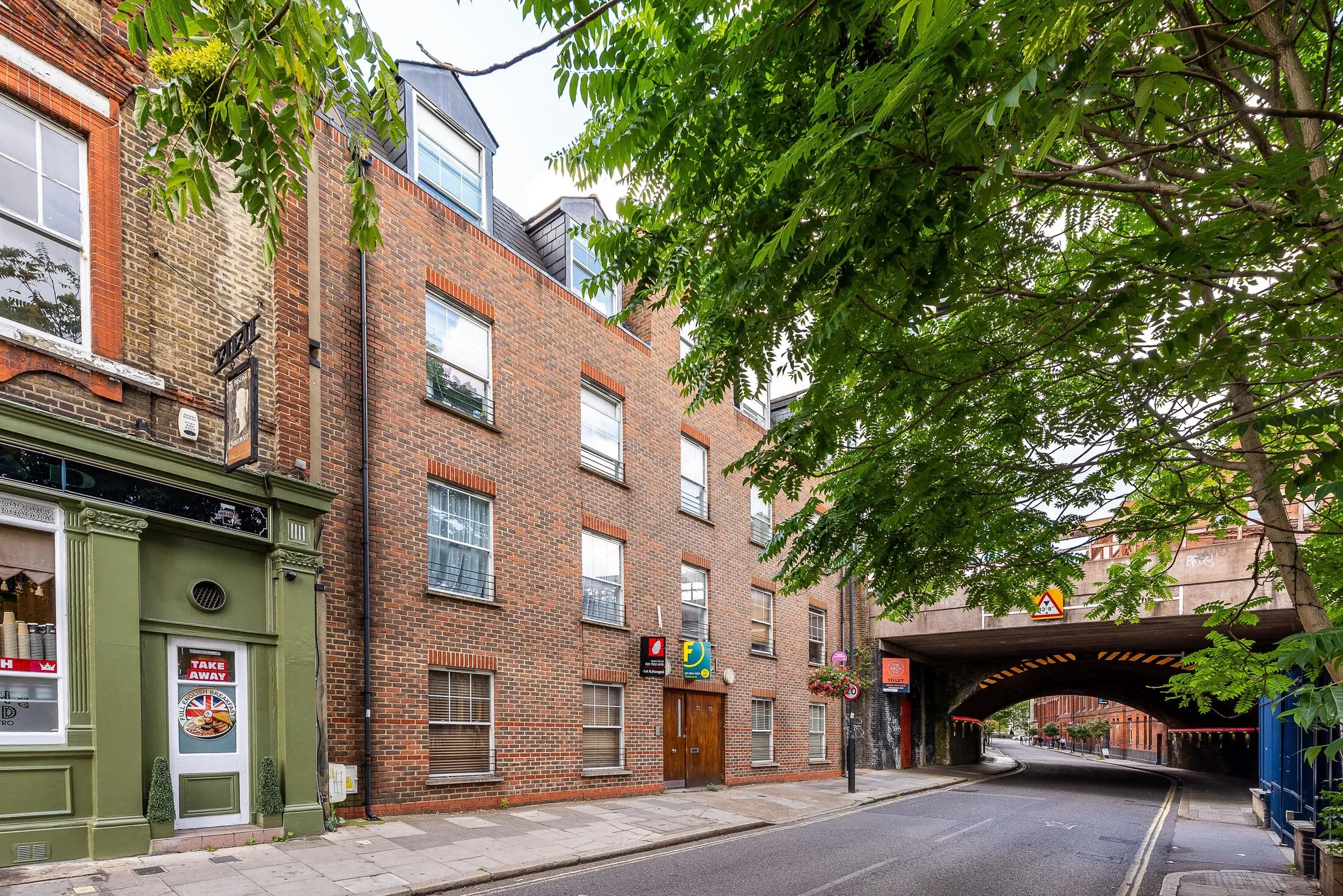 Flat Vauxhall Walk in Greater London