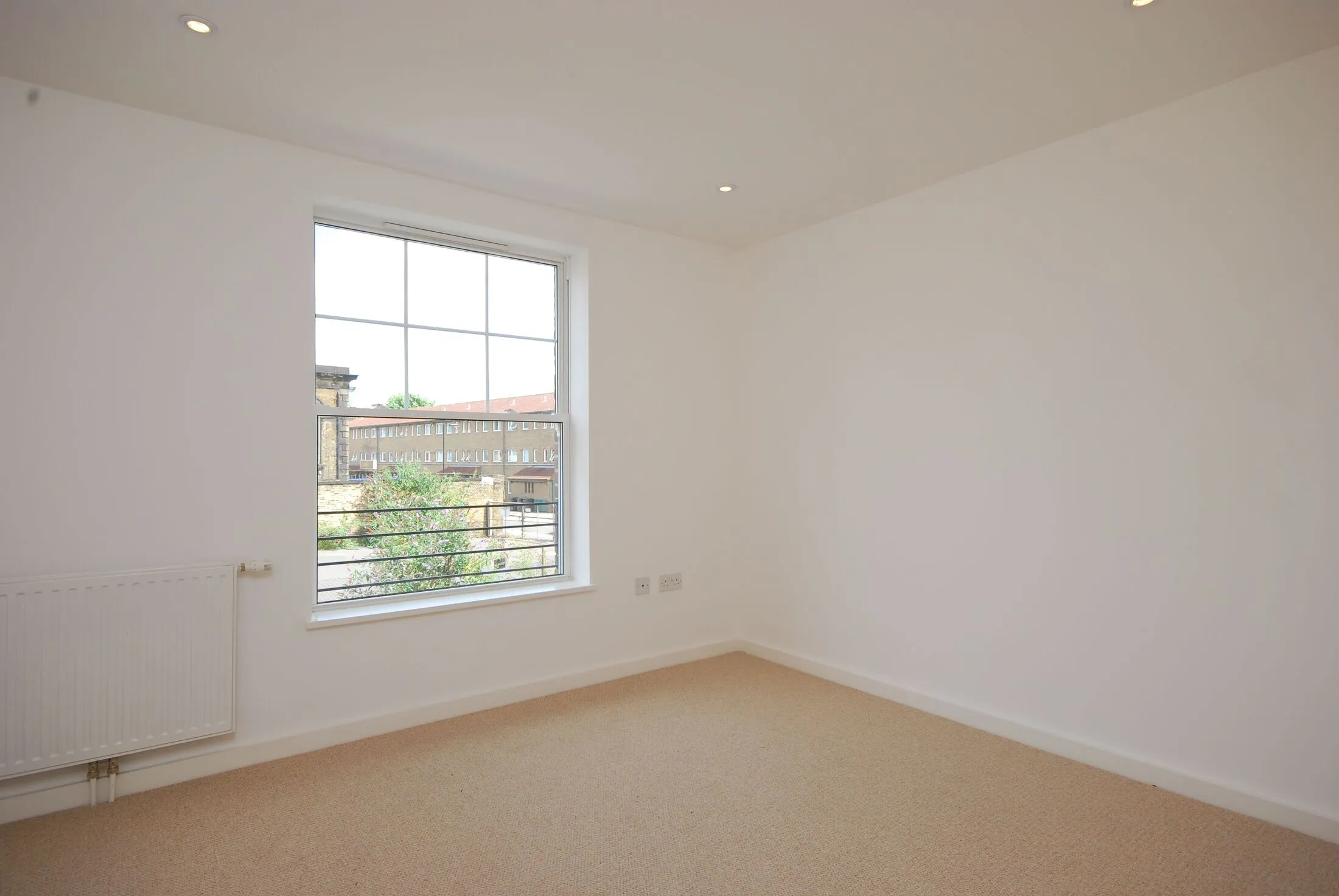 Flat Vauxhall Walk in Greater London
