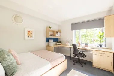 Room Charlotte Road in Sheffield