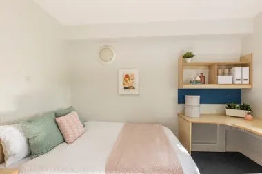 Room Charlotte Road in Sheffield