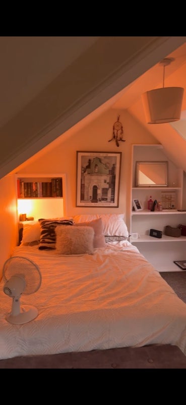 Room Harberson Road in Greater London