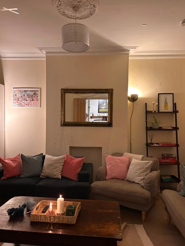 Room Harberson Road in Greater London