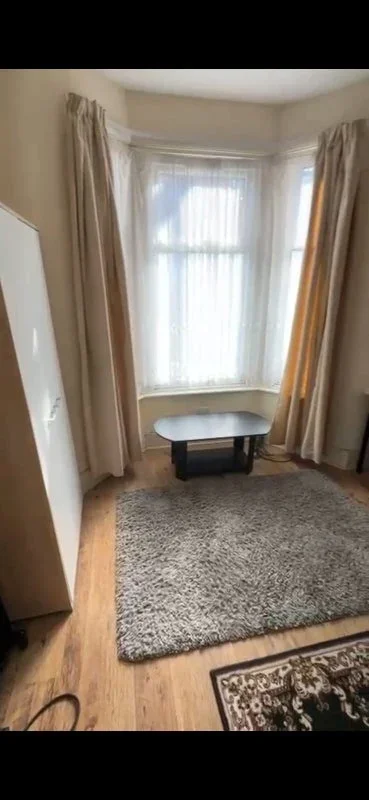 Room South Esk Road in Greater London