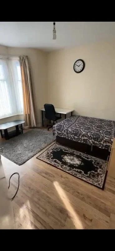 Room South Esk Road in Greater London