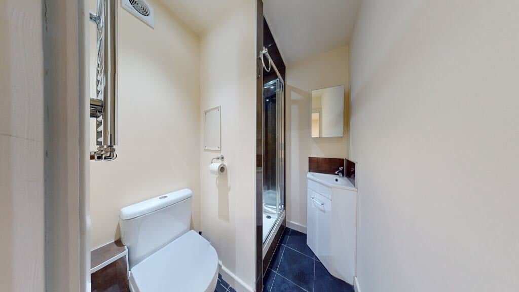Flat Cranhurst Road in Greater London