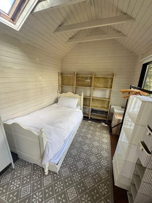 Room Nairne Grove in Greater London