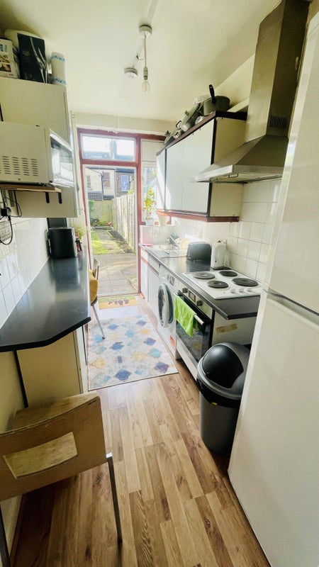Room Park Road in Greater London
