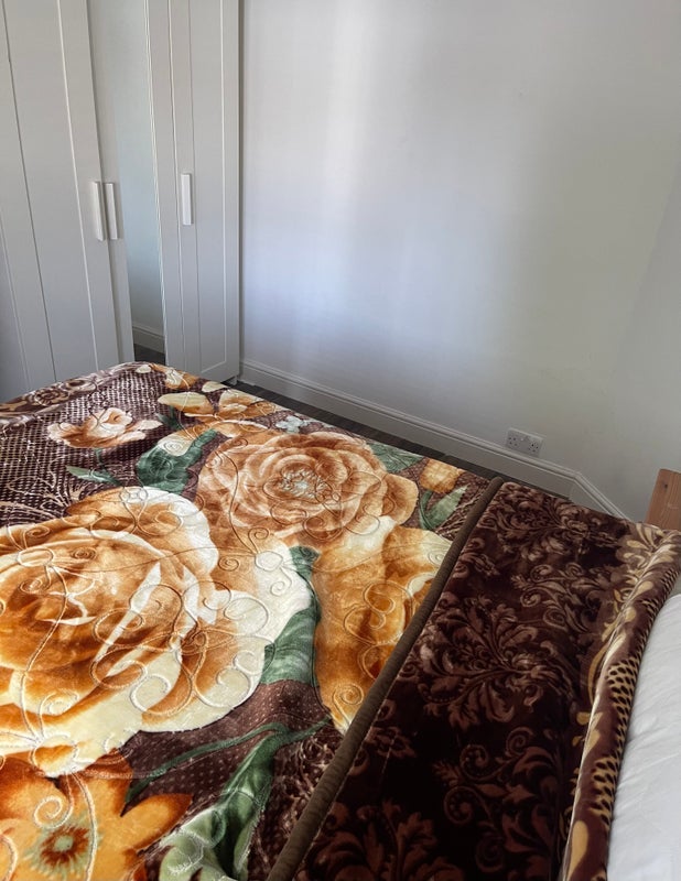 Room Long Lane in Greater London