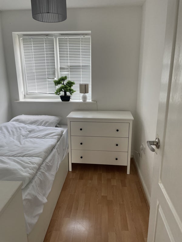 Room Drake Avenue in Manchester