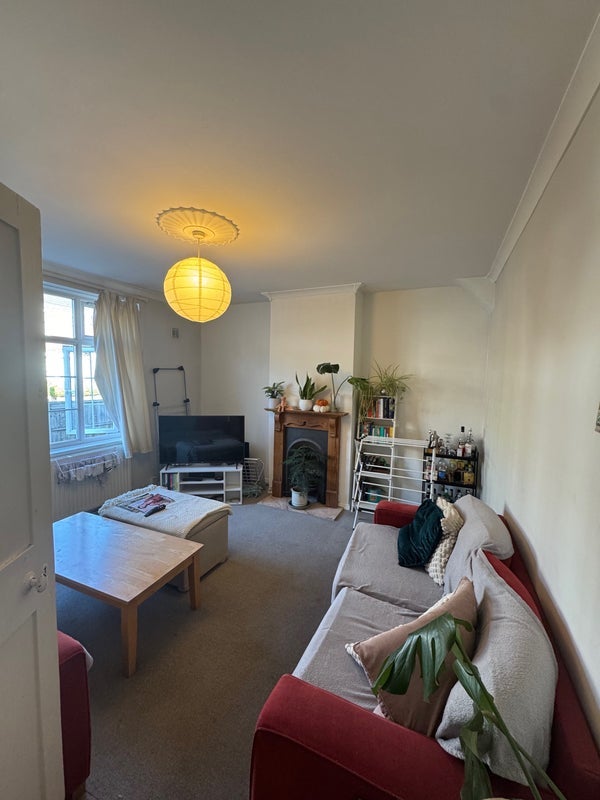 Room Swaby Road in Greater London