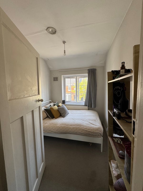 Room Swaby Road in Greater London