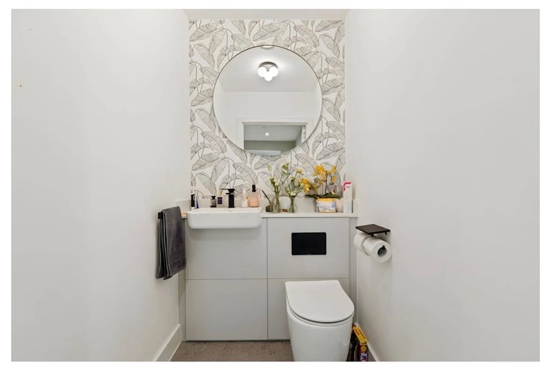 Room Blair Street in Greater London