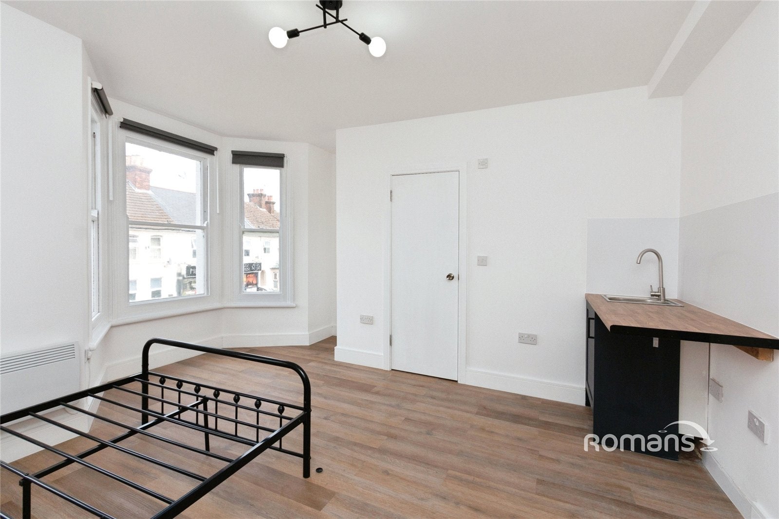 Room Ash Road in Rushmoor