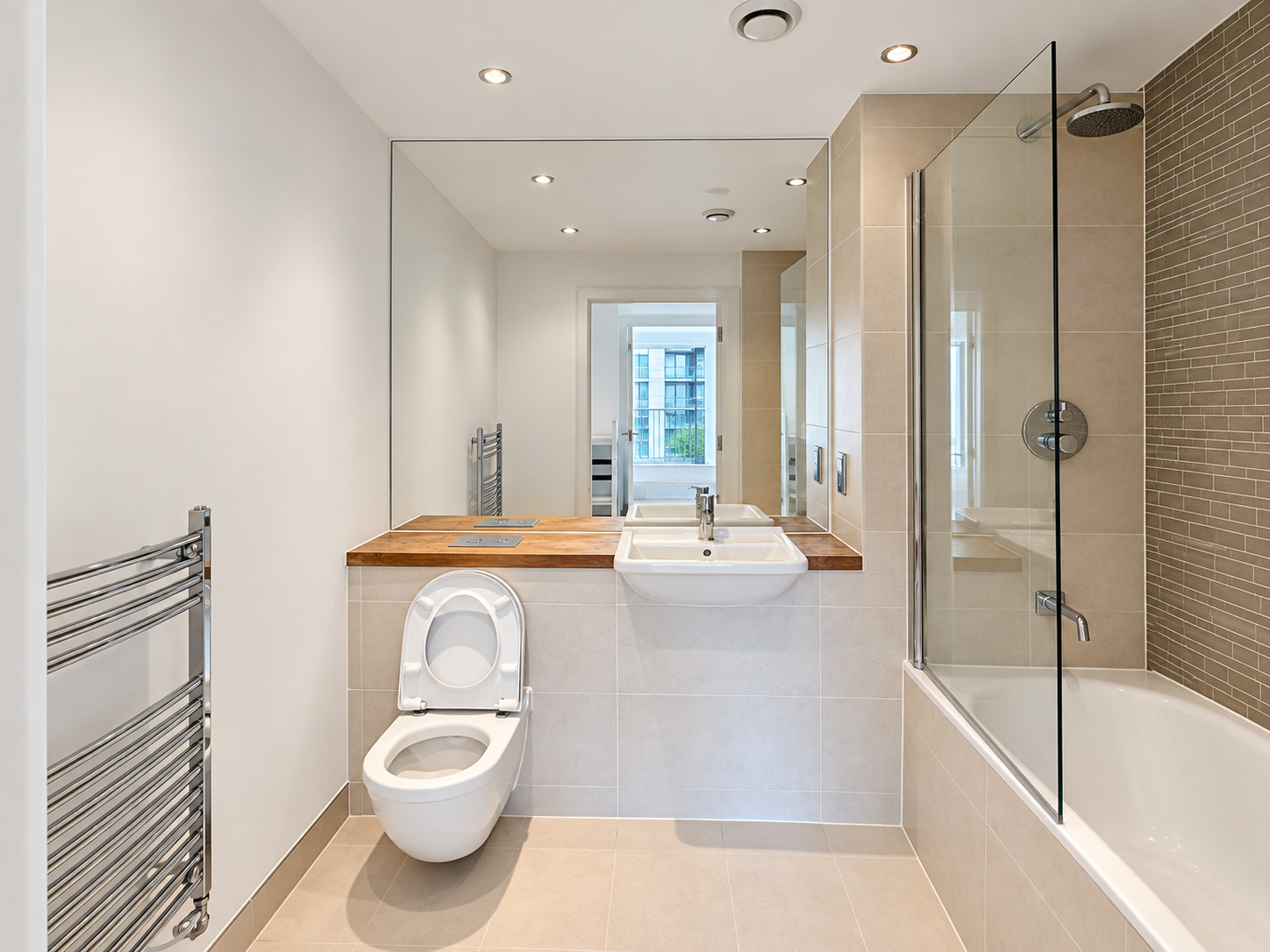 Flat Crawshay Road in Greater London