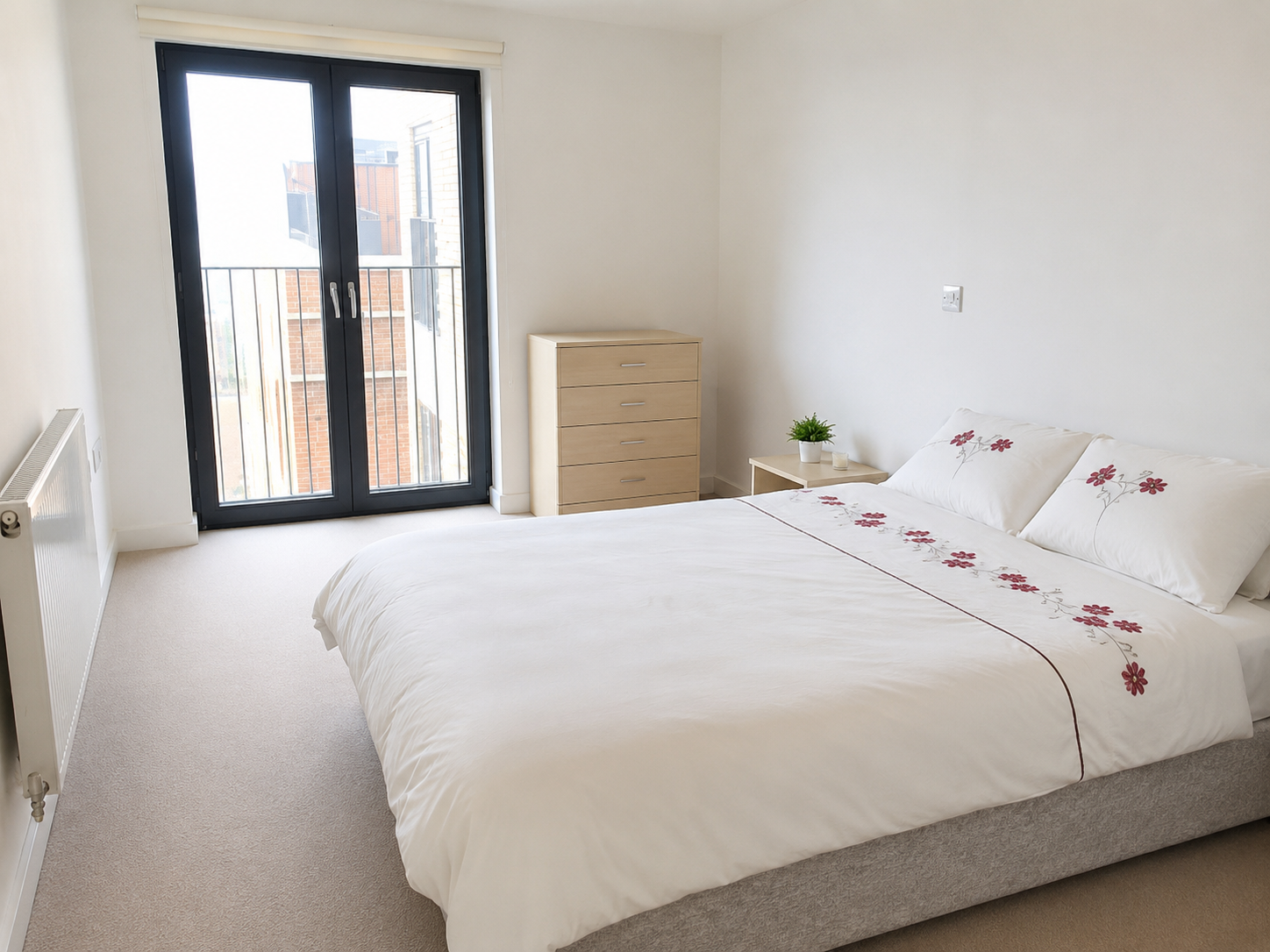 Flat Crawshay Road in Greater London