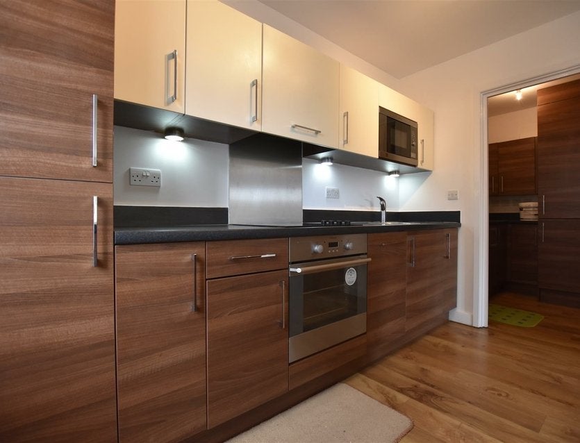 Flat Park Lodge Avenue in Greater London