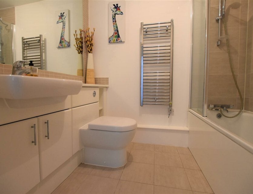 Flat Park Lodge Avenue in Greater London