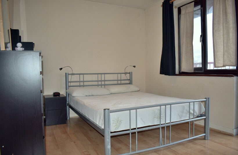 Flat Lewisham Way in Greater London