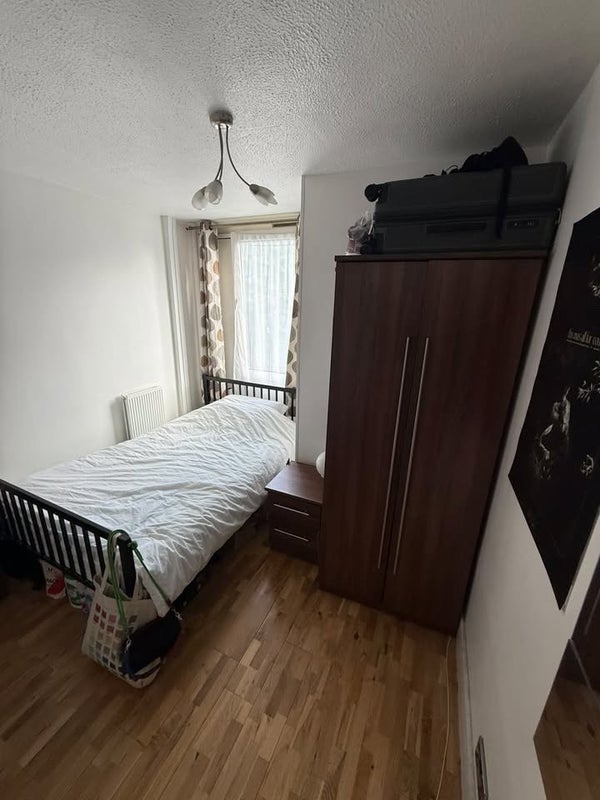 Room Evenwood Close in Greater London