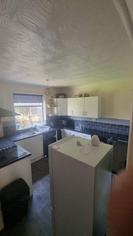 Room Athlone Avenue in Bury