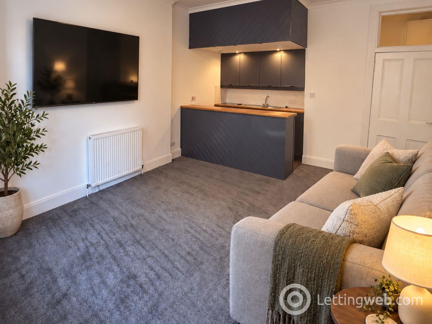 Flat Pirrie Street in Edinburgh