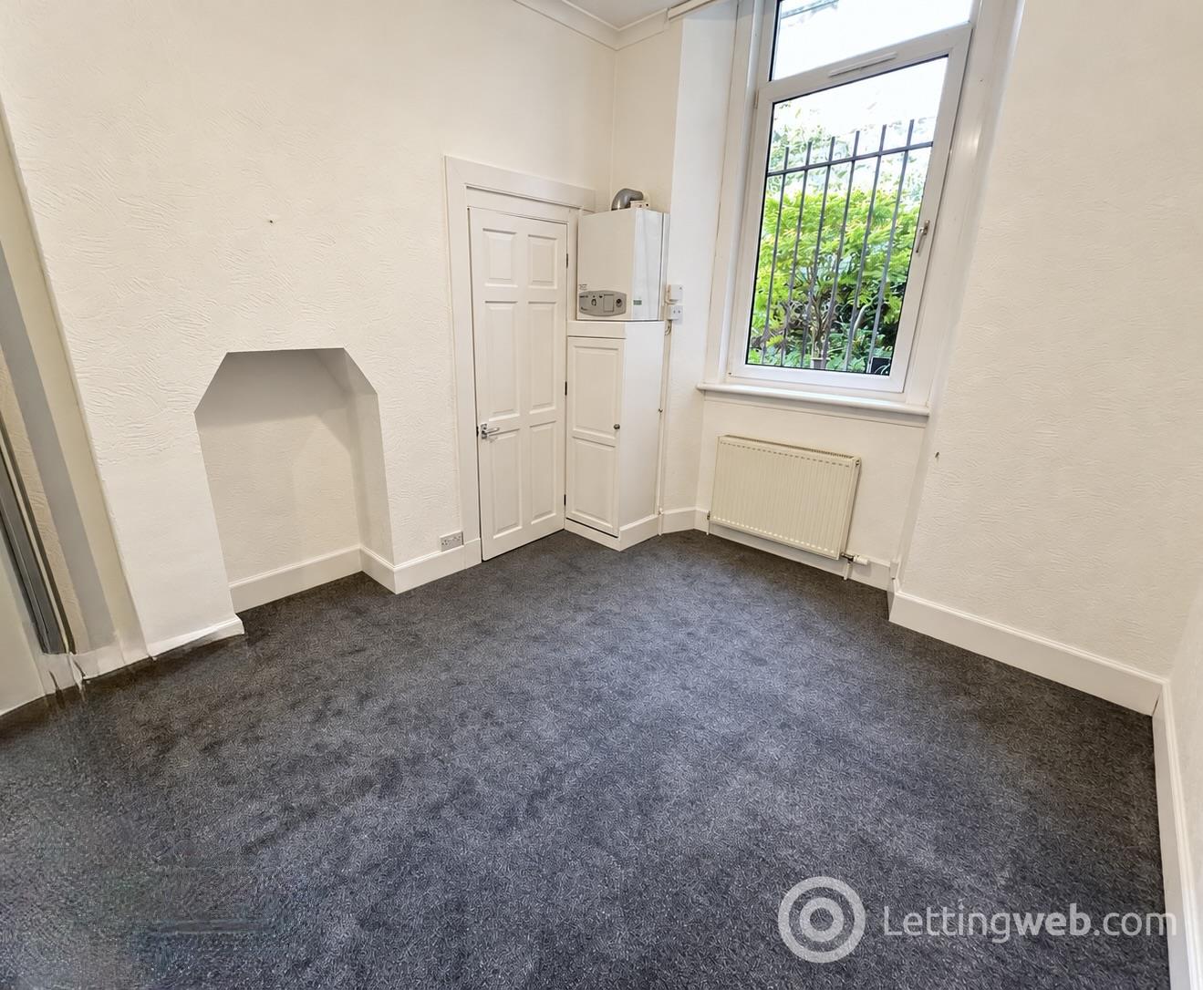 Flat Pirrie Street in Edinburgh