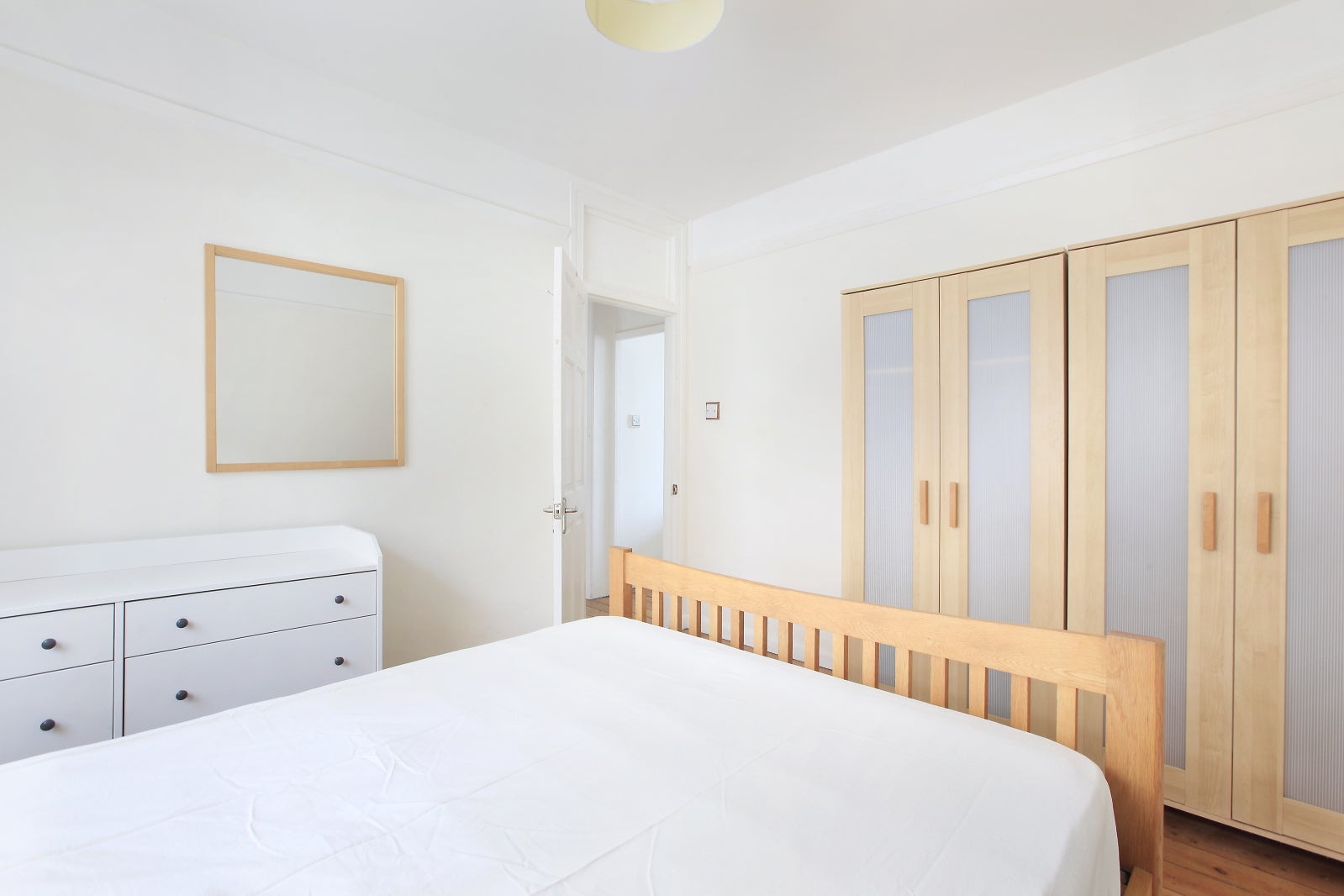 Flat Fairfield Drive in Greater London