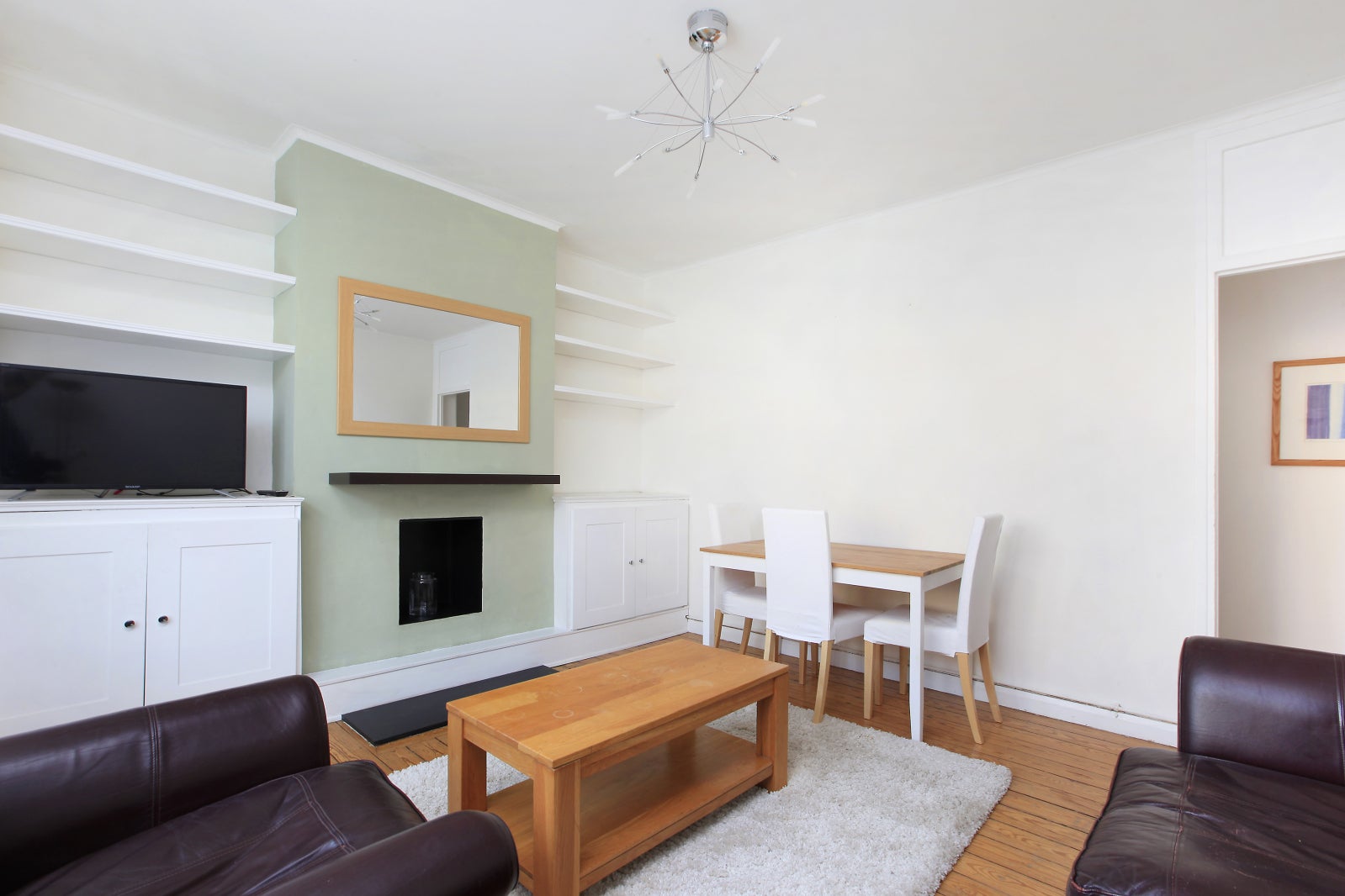 Flat Fairfield Drive in Greater London