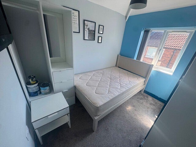 Room Howard Road in Sandwell