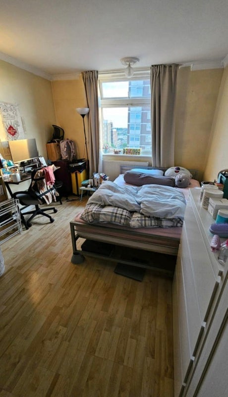 Room Shepherds Bush Green in Greater London