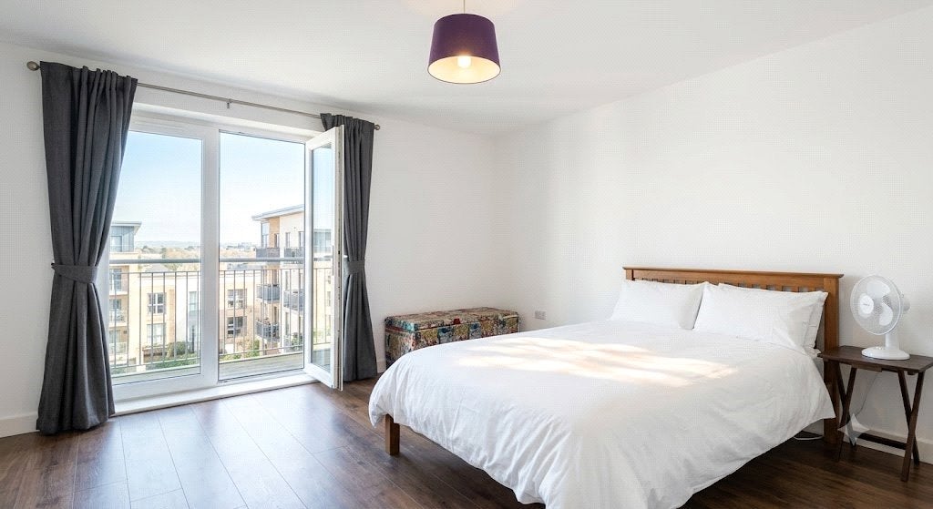 Flat Maxwell Road in Greater London