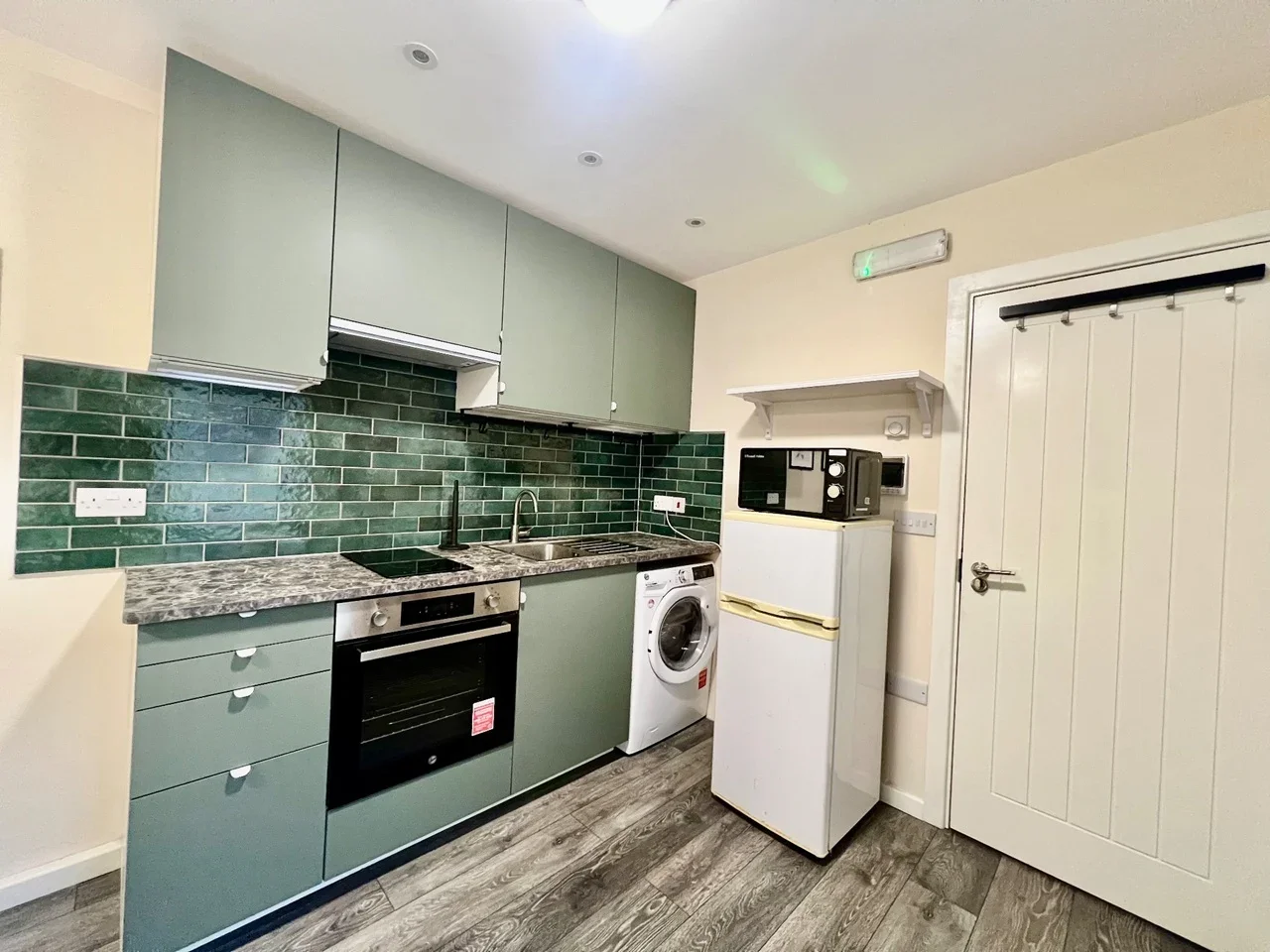 Flat Hillcroft Crescent in Greater London