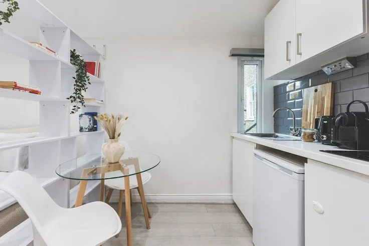 Flat Fordwych Road in Greater London